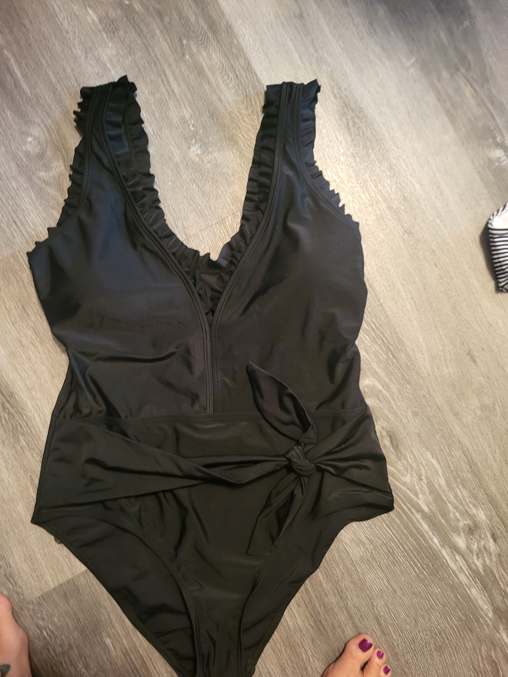 New Womens Jess Lea Black Ruffled One-Piece Swimsuit Size Large